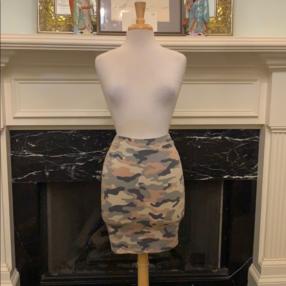 Darling Forever 21 Camouflage print bodycon skirt